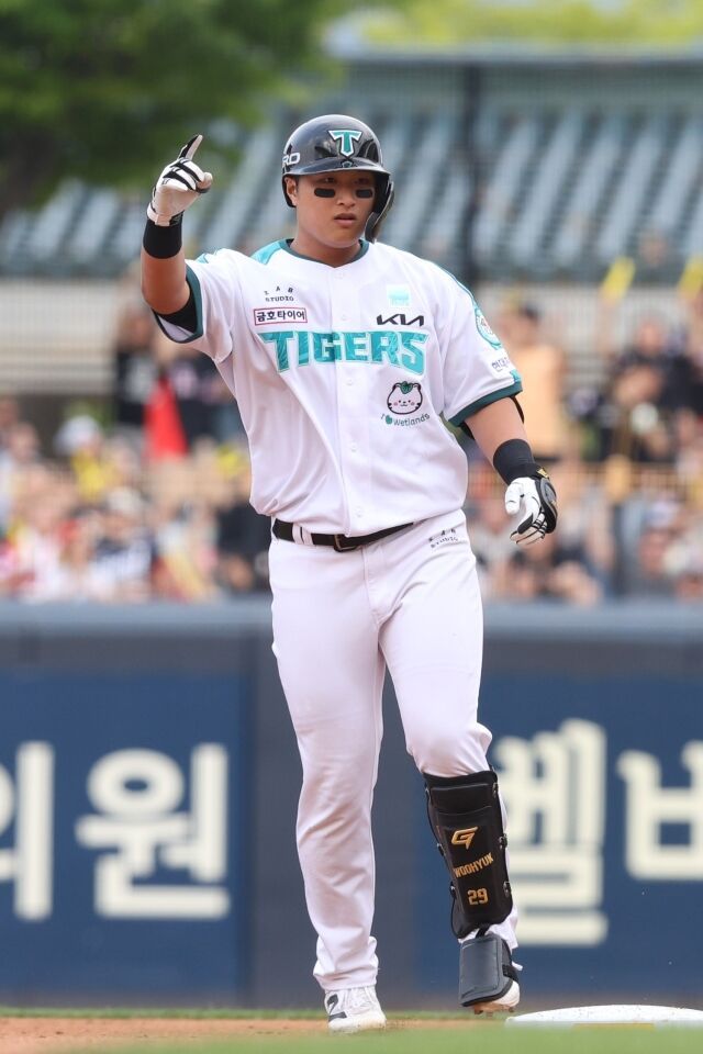 변우혁