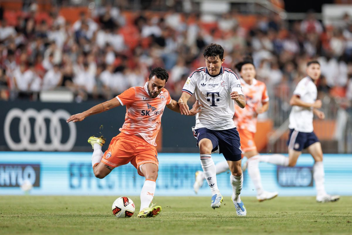 김민재, EPL 러브콜 단호히 거절! 뮌헨 잔류, 왜 그랬는지 알아봤어요