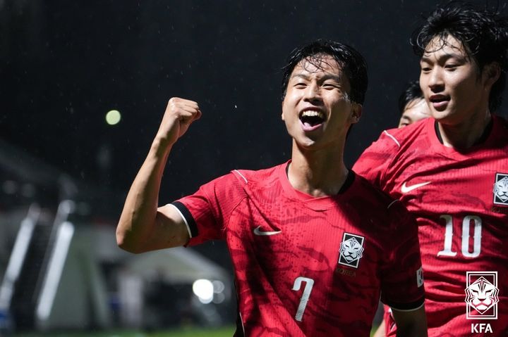 엄지성, 전반 46분 만에 해트트릭! 4연패 도전 산뜻한 출발!